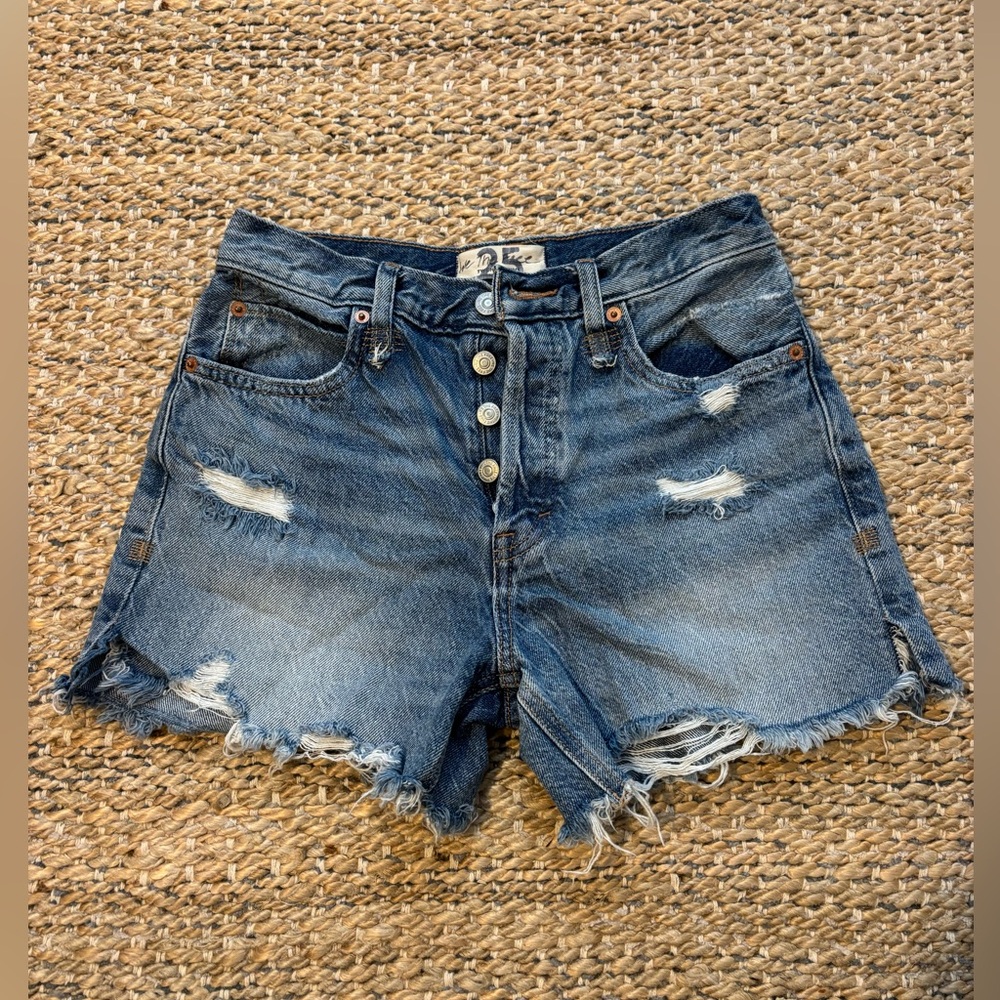 Free People/we the free denim shorts. Medium wash. Size 25